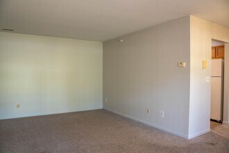 100 Northridge Dr, Unit 2 in Oxford, OH - Foto de edificio - Building Photo