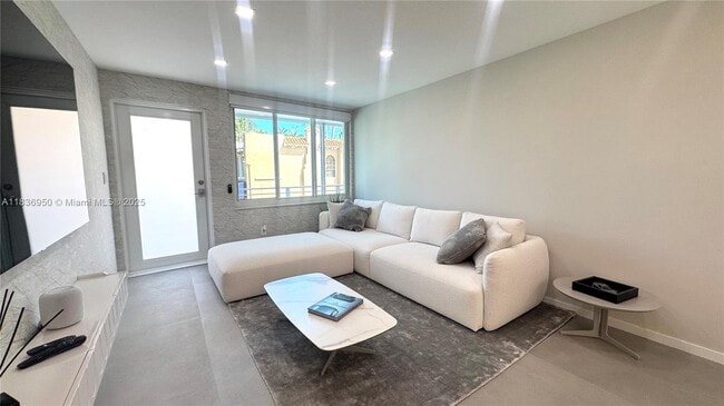 property at 405 N Hibiscus Dr