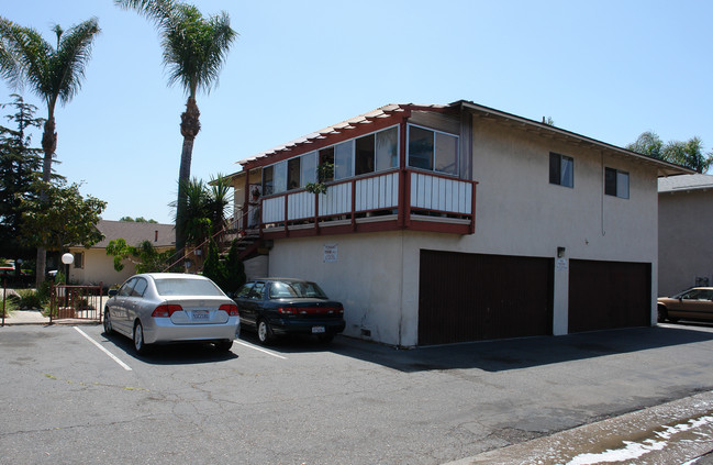 16641 Bartlett Ln in Huntington Beach, CA - Building Photo - Building Photo