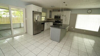 3160 NW 101st Ave in Sunrise, FL - Building Photo - Building Photo