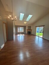 1051 Tamarack Way, Unit 1051 Tamarack Way in Verona, WI - Foto de edificio - Building Photo