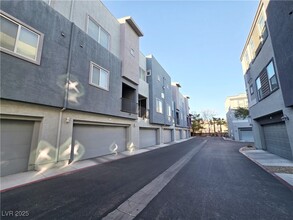 9050 W Tropicana Ave in Las Vegas, NV - Building Photo - Building Photo