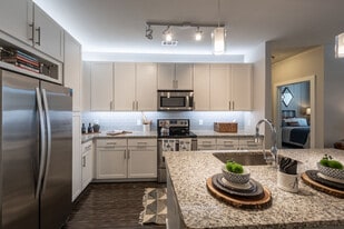 Centra at North Druid Hills in Atlanta, GA - Building Photo