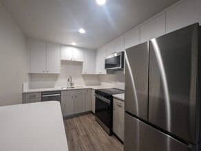 549 Elm Way in Edmonds, WA - Building Photo - Building Photo