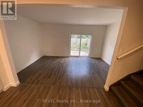 5815 Swayze Dr in Niagara Falls, ON - Building Photo - Building Photo