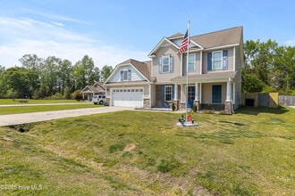 104 Wild Blossom Dr in Richlands, NC - Building Photo - Building Photo