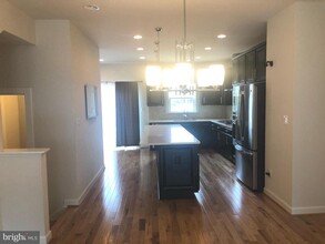 9323 Lemon Mint Ct in Fairfax, VA - Building Photo - Building Photo