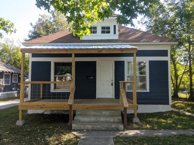 property at 305 N Wall Ave