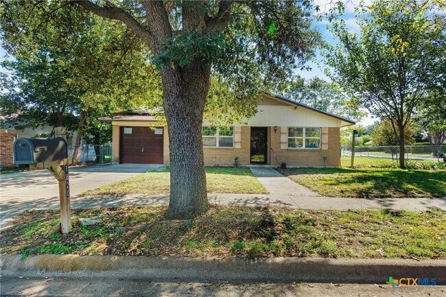 property at 1820 Gaynor Dr