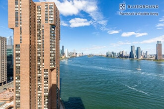 20 Waterside Plaza in New York, NY - Foto de edificio - Building Photo