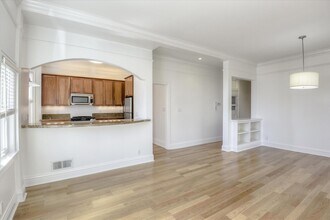 1065 Montgomery St in San Francisco, CA - Building Photo - Building Photo