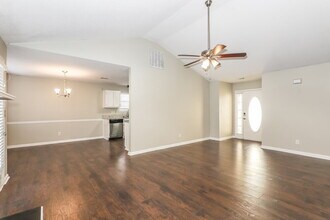 306 Breezy Hill Walk in Stockbridge, GA - Building Photo - Building Photo