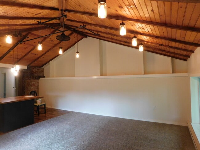 1741 Indian Hills Rd, Unit b in Painted Post, NY - Foto de edificio - Building Photo
