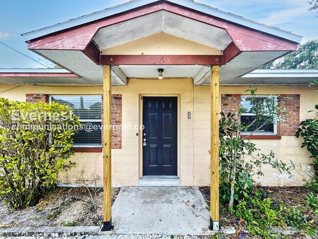 10546 106th Ave N in Largo, FL - Building Photo - Building Photo