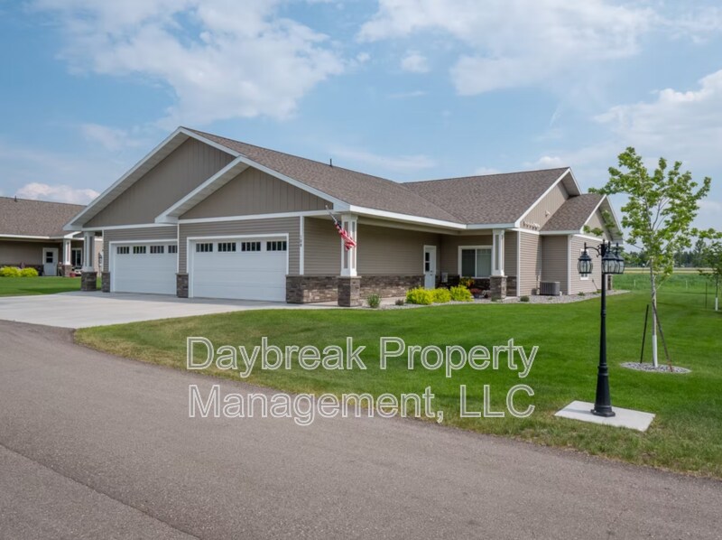 620 Tree Farm Ln in Detroit Lakes, MN - Building Photo