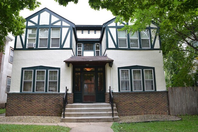property at 3115 Girard Ave S