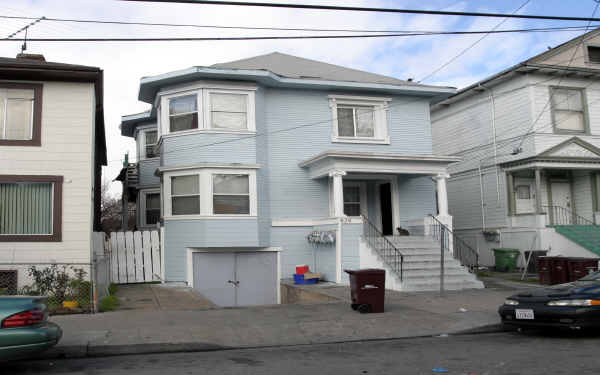 826 Mead Ave in Oakland, CA - Foto de edificio - Building Photo