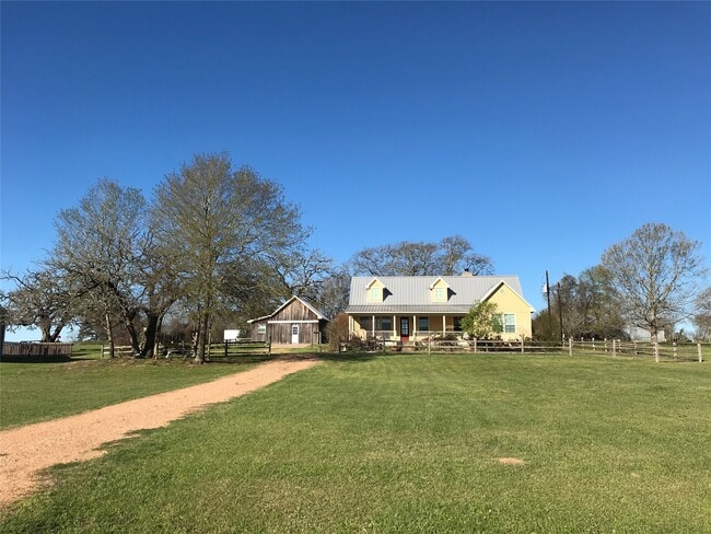 6130 Homeland Ln in Brenham, TX - Building Photo - Building Photo