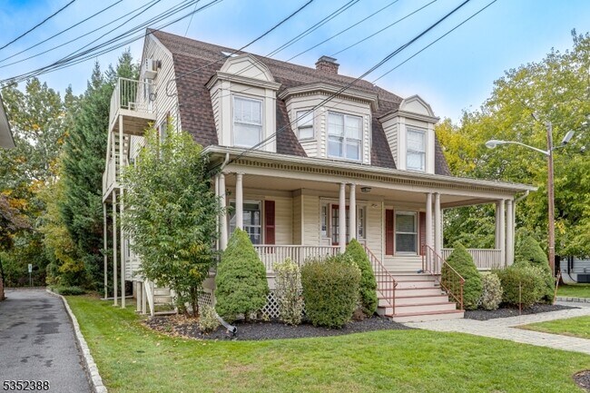 134 S Euclid Ave in Westfield, NJ - Building Photo - Building Photo