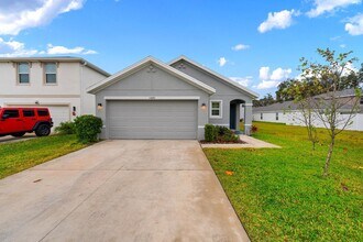 13692 Thimbleberry Dr in Dade City, FL - Building Photo - Building Photo