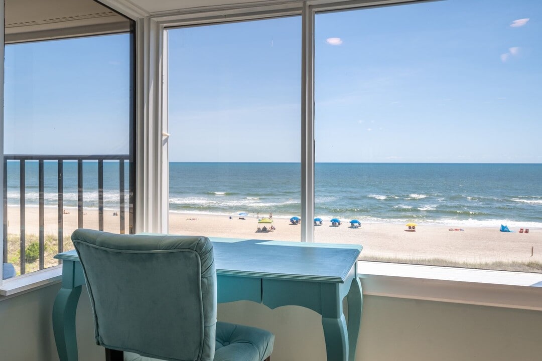 222 Carolina Beach Ave N in Carolina Beach, NC - Building Photo