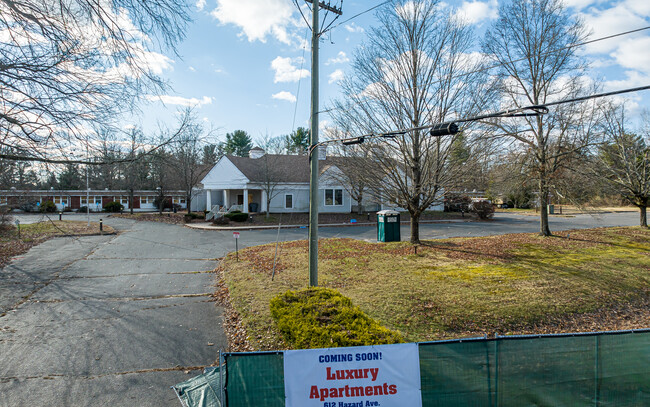 612 Hazard Ave in Enfield, CT - Building Photo - Building Photo