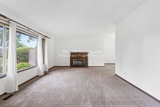 16971 Greentree Ave in Lake Oswego, OR - Building Photo - Building Photo