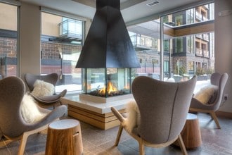 The Island Residences in Minnetonka, MN - Foto de edificio - Building Photo