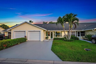10808 SE Sea Pines Cir in Hobe Sound, FL - Building Photo - Building Photo