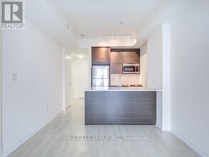 66-2066 Forest Manor Rd in Toronto, ON - Building Photo - Building Photo