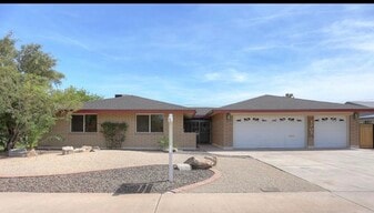 1207 E Loyola Dr, Unit smaller bedroom with 1 closet in Tempe, AZ - Building Photo