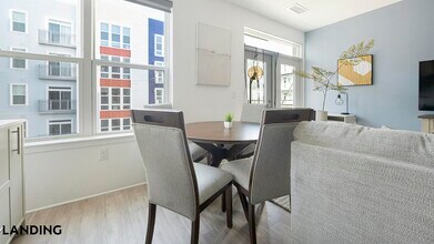 5334 Baltimore Ave, Unit 418 in Hyattsville, MD - Foto de edificio - Building Photo