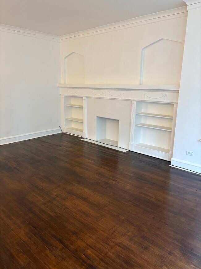 8031 S Maryland Ave in Chicago, IL - Building Photo - Building Photo