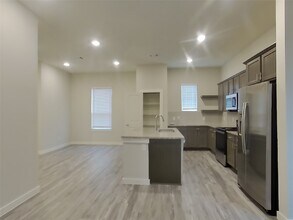 9835 Willow Creek Commerce Dr in Tomball, TX - Building Photo - Building Photo