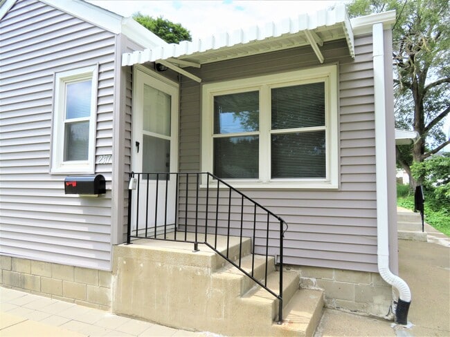 2317 S Henry St in Sioux City, IA - Building Photo - Building Photo