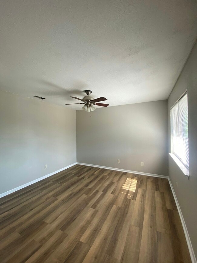 property at 1690 Hofheinz St