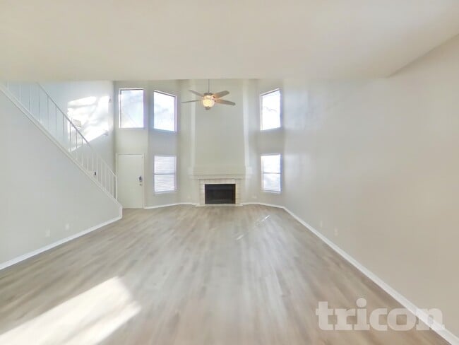 7715 Skyline Ridge Dr in San Antonio, TX - Building Photo - Building Photo