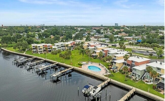 property at 2424 W Tampa Bay Blvd