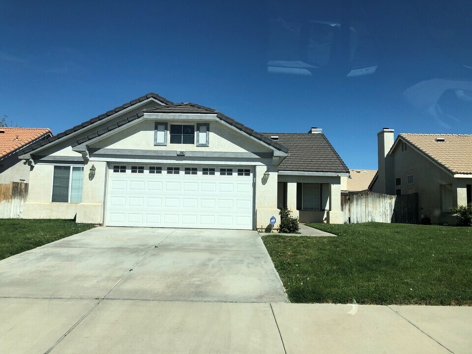 13083 Troy Ct in Victorville, CA - Building Photo