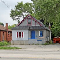 1084 Main St W in Hamilton, ON - Building Photo