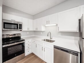 7950 Harmill Dr in Dublin, OH - Building Photo - Building Photo