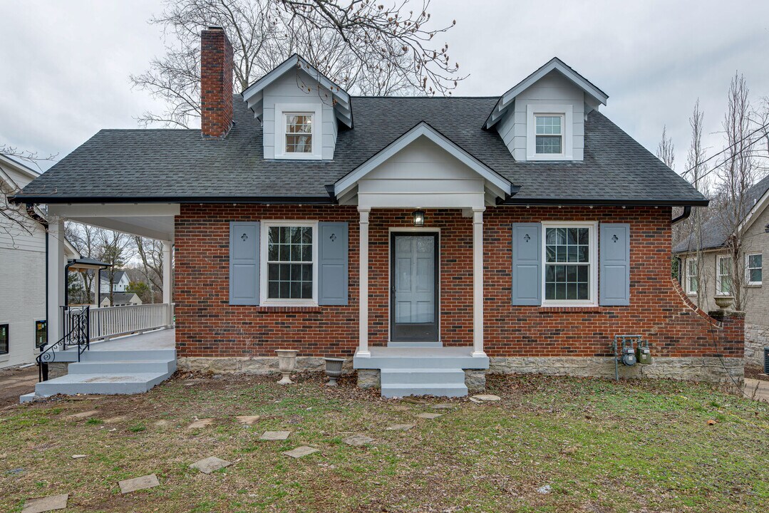 1109 Graybar Ln, Unit A in Nashville, TN - Foto de edificio