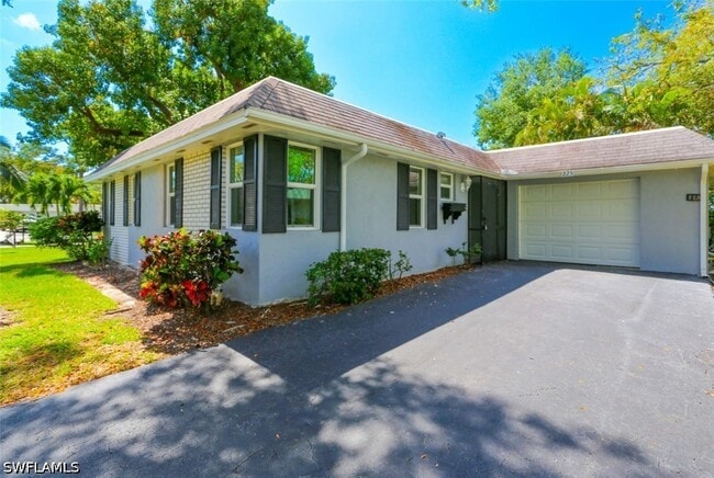 property at 225 Georgetown Blvd