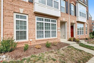 22824 Ferncrest Terrace in Ashburn, VA - Building Photo - Building Photo