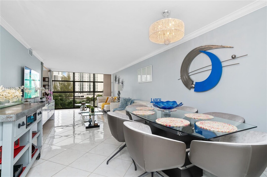 600 Parkview Dr in Hallandale Beach, FL - Building Photo