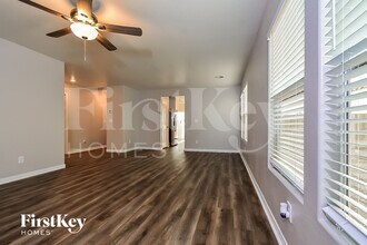 8865 W Perfect Diamond Ct in Las Vegas, NV - Foto de edificio - Building Photo