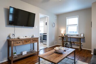 903 N Gregory St in Urbana, IL - Building Photo - Building Photo