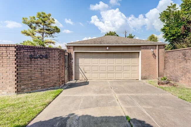 9206 Beringwood Dr