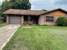 1531 S Montgomery St in DeLand, FL - Building Photo