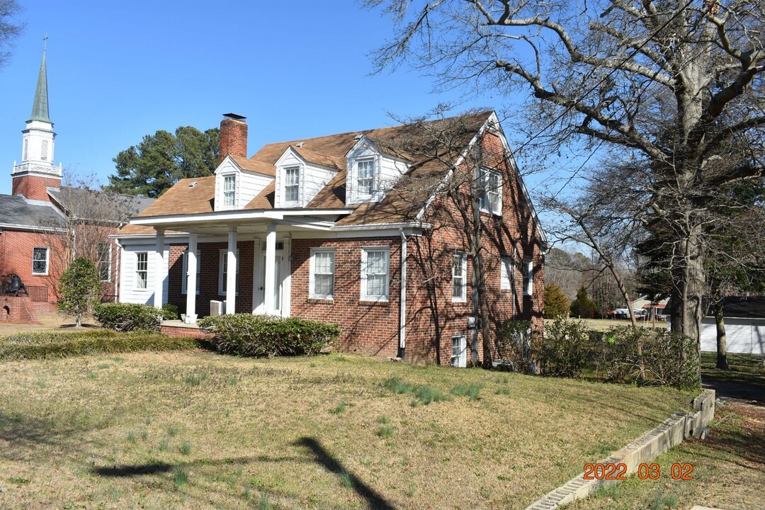 1203 S Main St in Lillington, NC - Building Photo